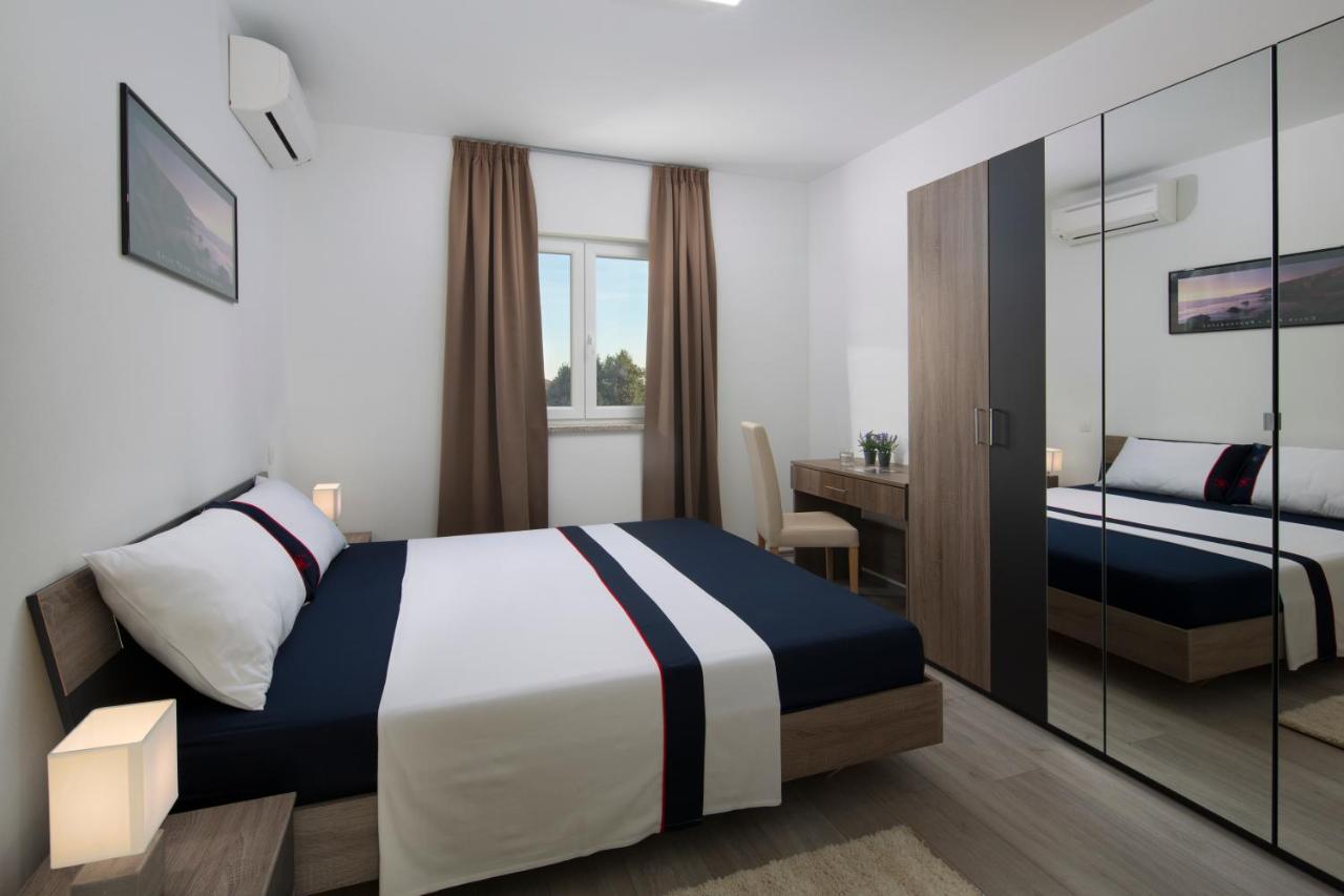 Villa Bella Vista Koromačno エクステリア 写真